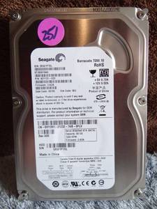 lot 251 image: Seagate Barracuda 7200.10 750GB 3.5 SATA Desktop PC Hard Drive