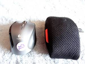 lot 253 image: LOGITECH OPTICAL MOUSE WITH STORAGE SLEEVE