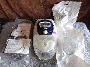 lot 255 image: BIG TICKET ITEM - S8 Escape HumidAire 3i CPAP Machine WAttachments