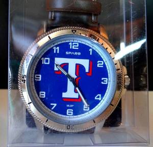 lot 60 image: TEXAS RANGERS - BEAUTIFUL LEATHER BAND MENS WATCH - NIP