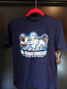 lot 71 image: DALLAS COWBOYS - 3 HEADED MONSTER T-SHIRT - (YOUTH MED) - W TAGS