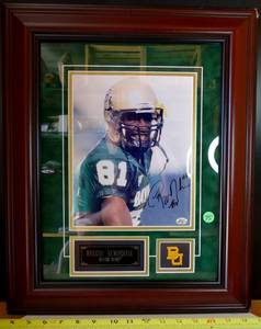 lot 95 image: AUTHENTIC AUTOGRAPH - REGGIE NEWHOUSE (BAYLOR UNIVERSITY) FRAMED AND MATTED CUSTOM AUTOGRAPH WITH COA