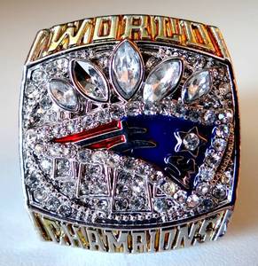 lot 147 image: TOM BRADY 2016 New England Patriots Super Bowl Championship Ring Gold Plated - Size 10.5