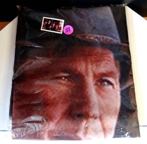 lot 188 image: YELLOWSTONE TV SERIES - JOHN DUTTON & CAST PHOTO 3 X 5 FLAG - NIP