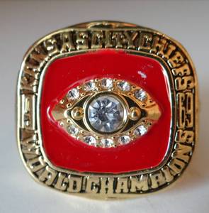 lot 212 image: KANSAS CITY CHIEFS - 1969 LEN DAWSON COMMEMORATIVE CHAMPIONSHIP RING - SIZE 11