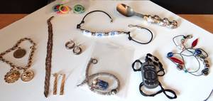 lot 234 image: ASSORTMENT OF JEWELRY AS SHOWN - BRACELET IN PIC 2 & 7 MARKED 18C P.R.