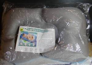 lot 238 image: PORTABLE BABY REST PAD - NEW IN PACKAGE (GRAYBLUE)