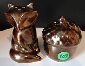 lot 309 image: VINTAGE SALT & PEPPER SHAKER SET - CUTE