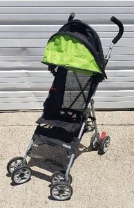 lot 178 image: Kolcraft Cloud Umbrella Stroller