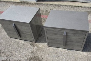 lot 21 image: 2- Evelyn Night Stands, # FIB1 7420-5, Made In Italy