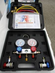 lot 44 image: BNIB-Pittsburgh Automotive Refrigeration AC Manifold Gauge Set #62707,In travel case.