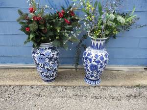 lot 68 image: 2-Oriental Style,  Royal Blue -Flower Vases