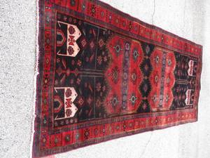 lot 98 image: Oriental Rug  Carpet- About 5-Ft x 10-Ft.