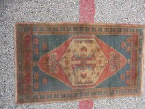 lot 101 image: Oriental Rug  Carpet- About 38 x 21