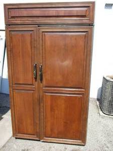 lot 10 image: Sub-Zero #632 Built-in Side By Side Refrigerator Freezer, With Panels