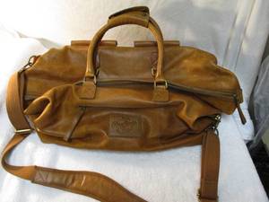 lot 111 image: Rawlings Leather Rugger Duffle Bag, With Shoulder Strap. 100% Cotton Twill Lining