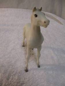 lot 154 image: Vintage-Breyer Reeves White Horse, About 4 X 4.5