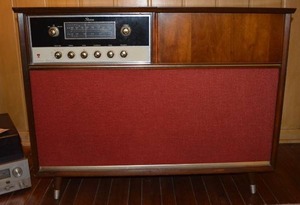 lot 3 image: Truetone Riviera Stereo System, Mid-Century, Model # DC5945A