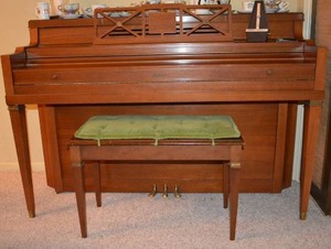 lot 20 image: Everett Upright Piano with Padded Bench and Metronome