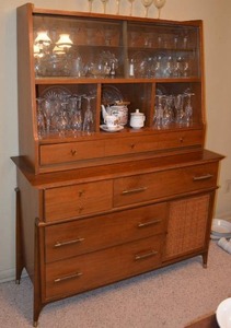 lot 26 image: Mid-Century China Hutch - Contents not Included, See Pictures
