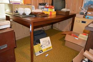 lot 82 image: Laminate Top Table