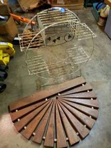 lot 352 image: Wooden Sunray, Small Wire Plant Holder