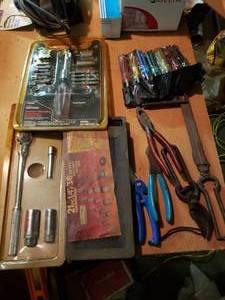 lot 348 image: Tool Set Ratcheting Screwdriver Set, Socket Set, Pliers and Cutters as shown