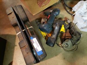 lot 340 image: Cordless DrillScrewdrivers and Chargers