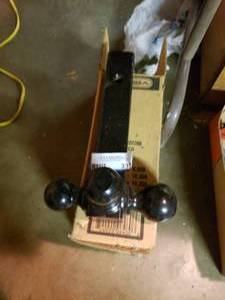 lot 335 image: Butyers Tri-Ball Hitch solid steel very heavy