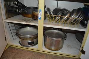 lot 175 image: Cooking Pots and Lids