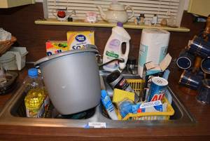 lot 180 image: Kitchen Cleaners, Brillo Pads, Cooking Oil