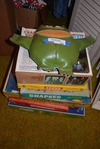 lot 191 image: Vintage Games Candle Critter Kit, Skunk, Shapees, Play-Doh Fun Factory, Tom and Jerry Game and More