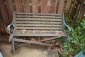 lot 283 image: Outdoor Garden Bench, Iron Frame, Needs new boards