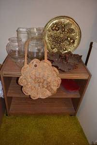 lot 204 image: Rolling Cart, 3 Leaf Ceramic Dish and Vases