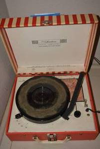 lot 223 image: Silverton Portable Record Player, Red and White Case