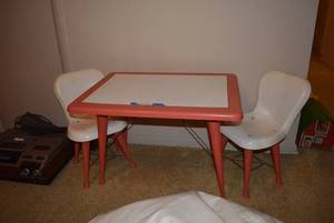 lot 233 image: Childs Table and Chairs Set and Bean Bag