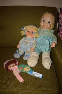 lot 245 image: Vintage Dolls, (Original Mrs. Beasley Doll) Comb and Mirror Sets