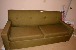 lot 248 image: Vintage Kroehler sleeper Sofa, Olive Green