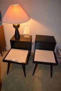 lot 251 image: Vintage End Tables and Lamp (Matches Table in Lot 206)