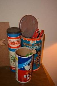 lot 252 image: Vintage Tinkertoys and Junior Circus Toys