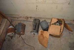lot 319 image: Motors and Wires