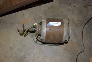 lot 320 image: Motor with Grind Stone