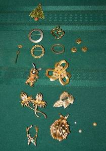 lot 54 image: Variety of Brooch Pins