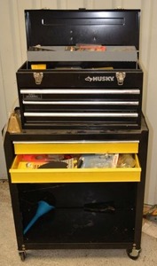 lot 1 image: Husky Toolbox and its Contents