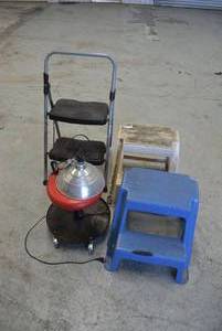 lot 77 image: Step Stools, Rolling Auto Stool and Work Light