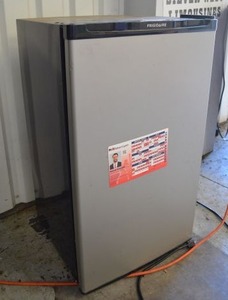 lot 89 image: Frigidaire Compact Frig Model BFPH33M4LM