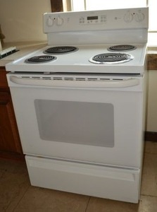 lot 8 image: GE Profile Stove