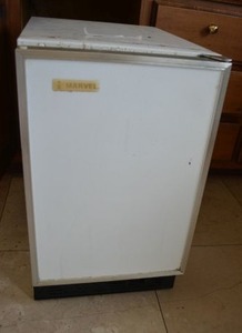 lot 10 image: Marvel Under Counter Ice maker Bring Tools to Disconnect