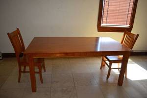 lot 20 image: Coaster Marbrisa Dining Table and 2 Chairs
