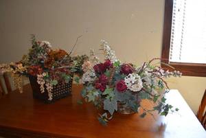 lot 21 image: Large Flower Arrangements 2 Total